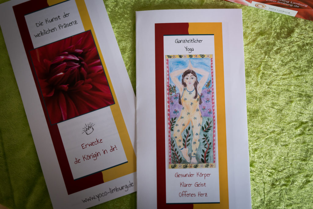 Weibliche Präsenz und Ganzheitlicher Yoga